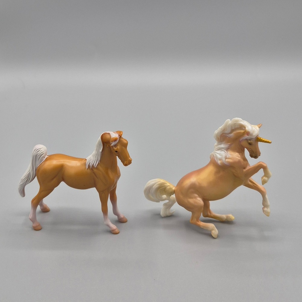 Breyer Stablemates 1999 Horse and Unicorn Set Palomino Gold Rearing 1:32 Scale